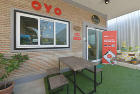 Baan Wararin Hostel by OYO Rooms