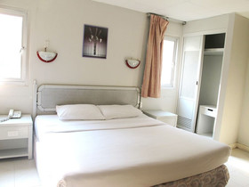 Diamond Beach Hotel