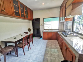 Eakmongkol Villas