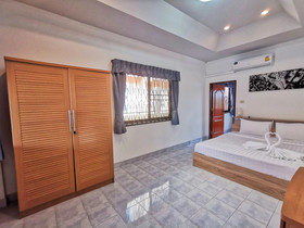 Eakmongkol Villas