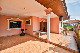 Eakmongkol Villas