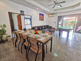 Eakmongkol Villas