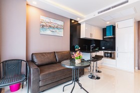 Grand Avenue by Pattaya Holiday