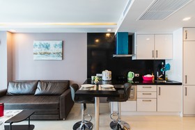 Grand Avenue by Pattaya Holiday