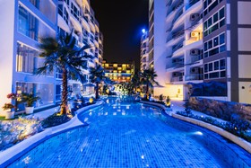 Grand Avenue by Pattaya Holiday