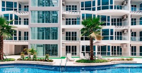 Grand Avenue by Pattaya Holiday