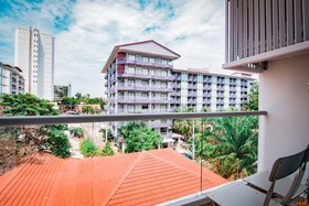 Grand Avenue by Pattaya Holiday