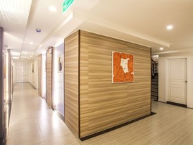 HT9 Hotel