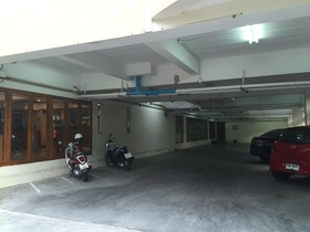 Hong Residence
