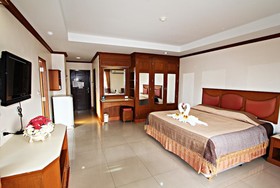 Lek Villa