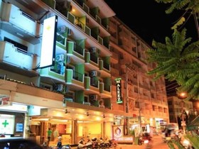 Maleez Lodge Hotel & Restaurant