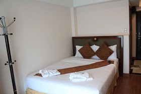Maleez Lodge Hotel & Restaurant