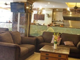 Maleez Lodge Hotel & Restaurant