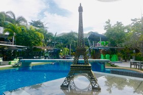 Momento Resort
