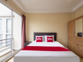 OYO 75350 Hole In One Bar Hotel