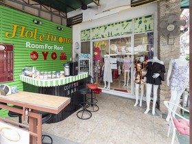 OYO 75350 Hole In One Bar Hotel