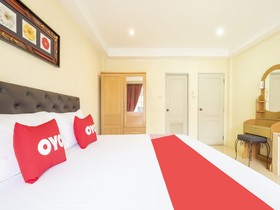 OYO 75350 Hole In One Bar Hotel