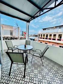 PJ Hostel & Bar