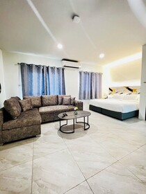 PJ Hostel & Bar