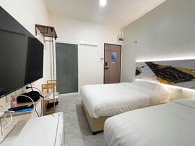PJ Hostel & Bar