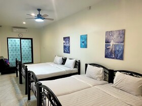 PJ Hostel & Bar