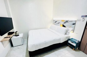 PJ Hostel & Bar