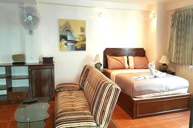 Richman Poorman Guesthouse