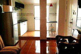Richman Poorman Guesthouse