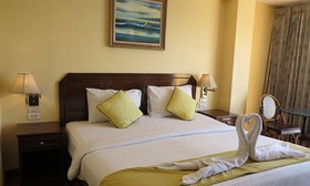 Richman Poorman Guesthouse
