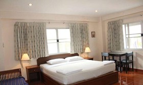 Richman Poorman Guesthouse