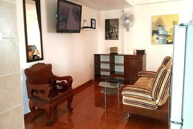 Richman Poorman Guesthouse