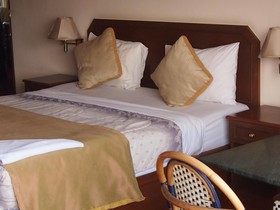 Richman Poorman Guesthouse
