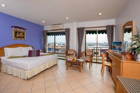 Seven Oaks Inn