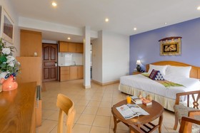 Seven Oaks Inn