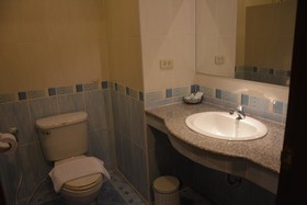 Seven Oaks Inn