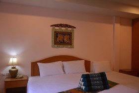 Seven Oaks Inn