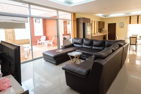 T.W. Marina BBQ Pool Villa Pattaya