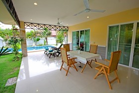 Thai Thani Pool Villa Resort Pattaya