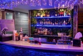 The Globe Hotel Bar and Restaurant