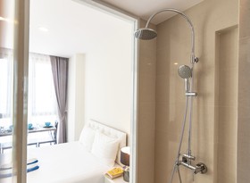 The Riviera Wongamat by Pattaya Holiday