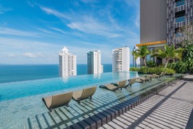 The Riviera Wongamat by Pattaya Holiday