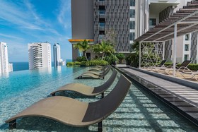 The Riviera Wongamat by Pattaya Holiday