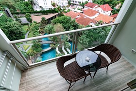 The Riviera Wongamat by Pattaya Holiday