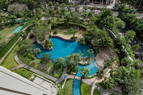 The Riviera Wongamat by Pattaya Holiday