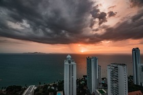The Riviera Wongamat by Pattaya Holiday