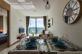 The Riviera Wongamat by Pattaya Holiday