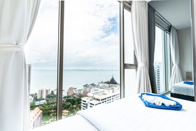 The Riviera Wongamat by Pattaya Holiday