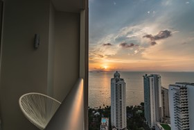 The Riviera Wongamat by Pattaya Holiday