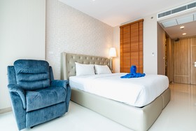 The Riviera Wongamat by Pattaya Holiday