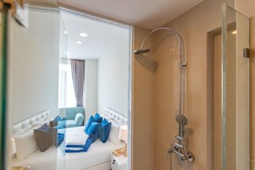 The Riviera Wongamat by Pattaya Holiday